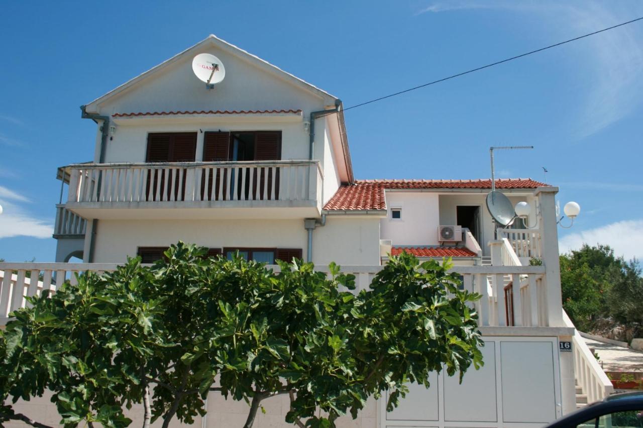 Apartments With A Parking Space Jezera, Murter - 5079 المظهر الخارجي الصورة